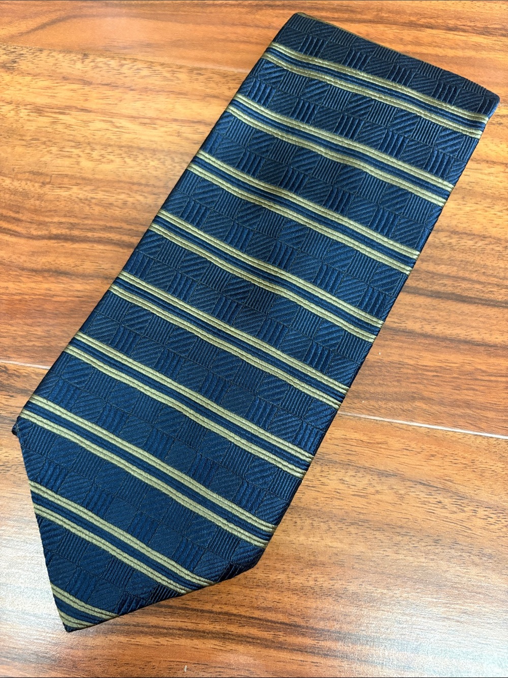 Lord & Taylor Neck Tie Silk